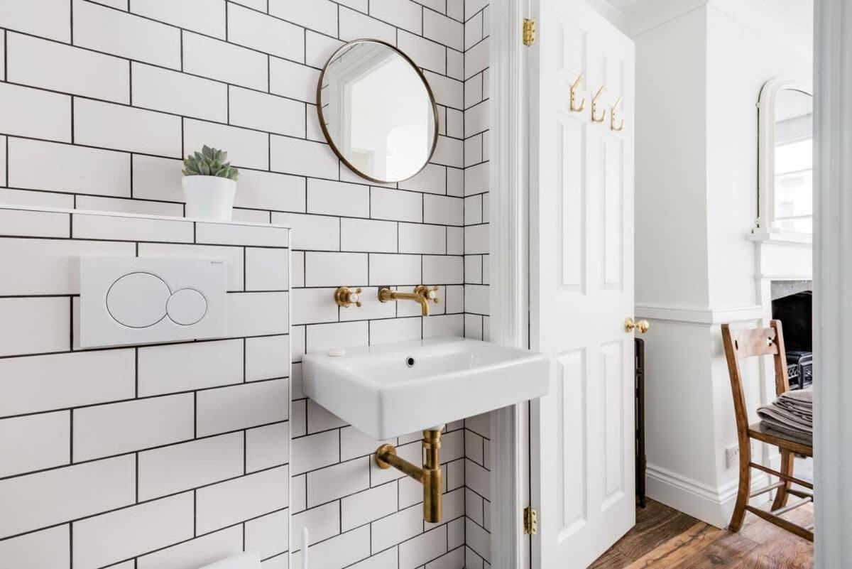 Central Georgian Townhouse With Free Parking Bath Eksteriør billede