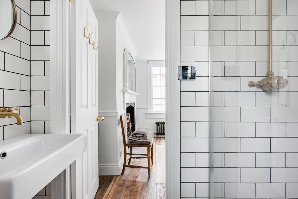 Central Georgian Townhouse With Free Parking Bath Eksteriør billede