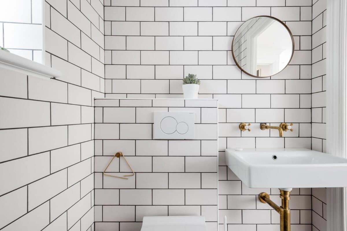 Central Georgian Townhouse With Free Parking Bath Eksteriør billede